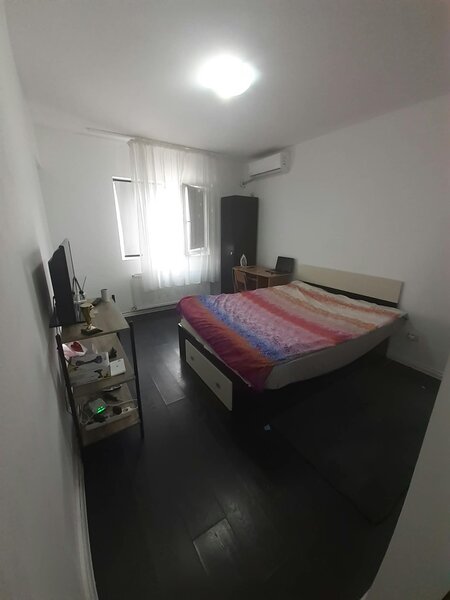 Militari Residence, Auchan, strada Tineretului